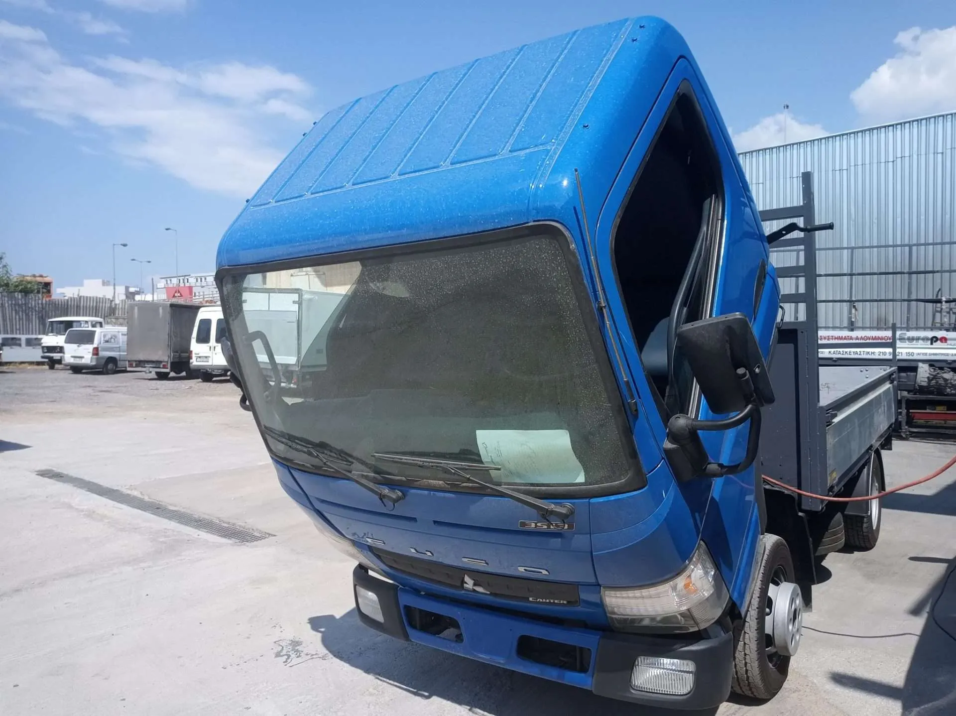 MITSUBISHI<BR>FUSO CANTER
