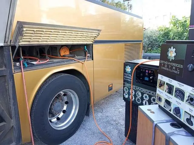 MERCEDES<BR>TRAVEGO
